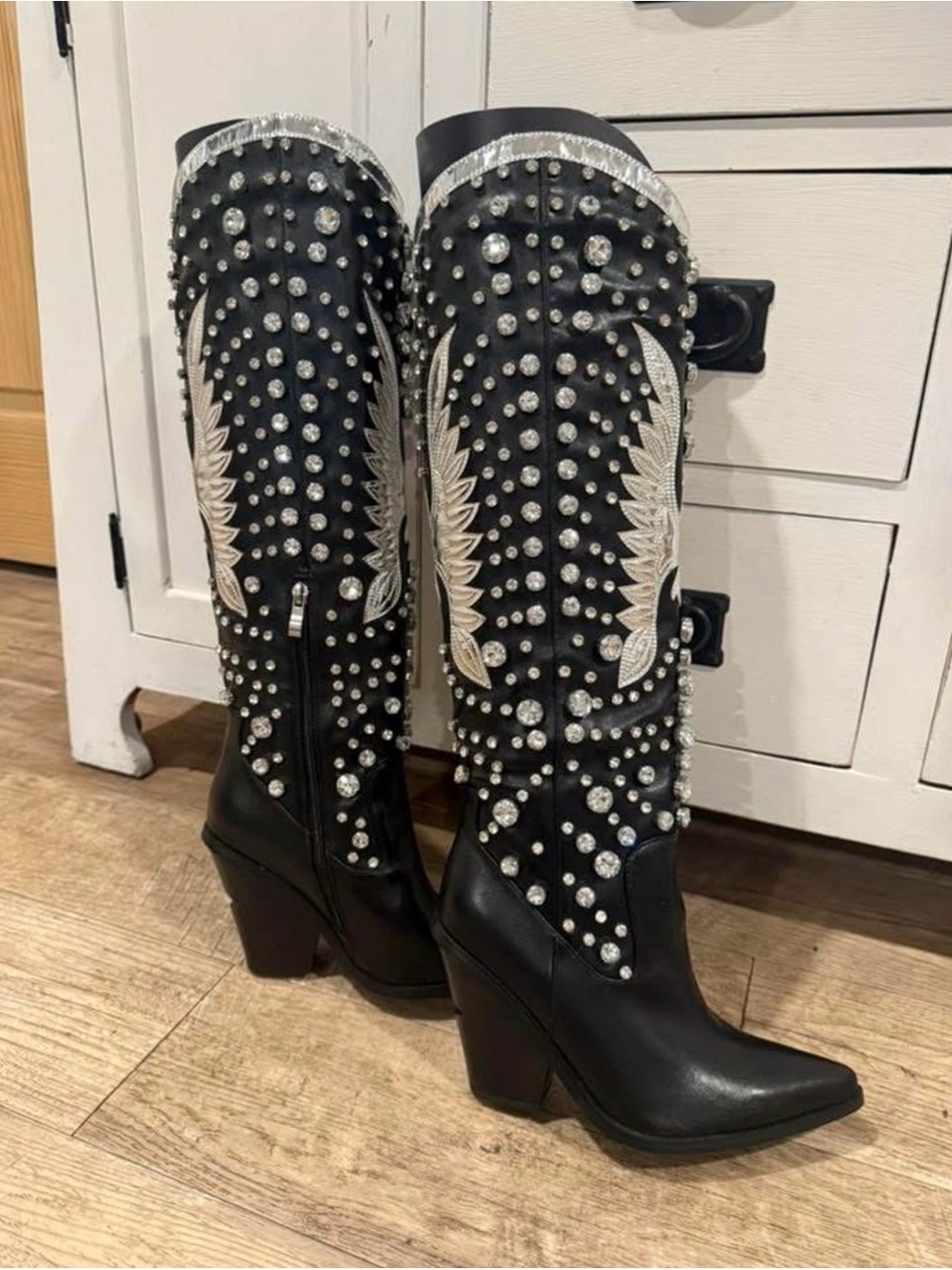Wiralomi Rhinestone Cowboy Boots (Brand new!)